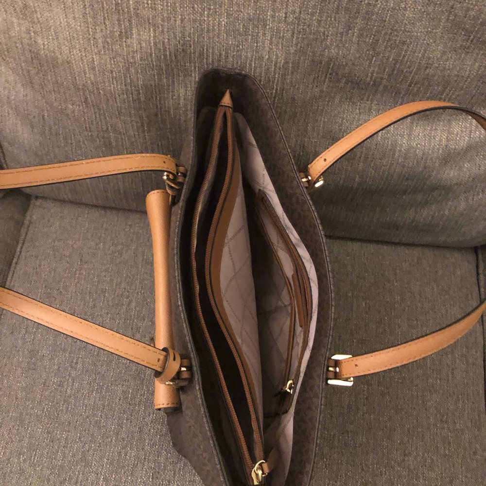 👜Michael Kors NS Jet Set with Large Fulton Clutch Zip Wallet, Brown Acorn - Picture 6 of 9